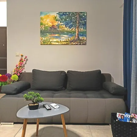 Lägenhet Square 2 Pírgos